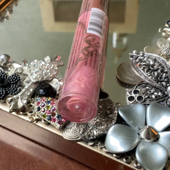 PURE NATURAL HYDRATING LIP GLOSS, ELLA - Picture 5 of 5